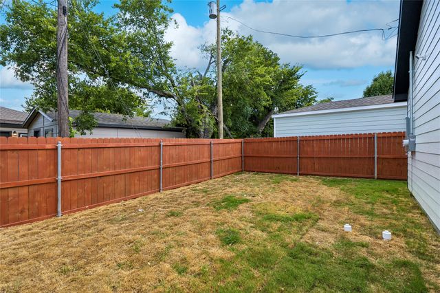 1404 E Cannon Street, Fort Worth, TX 76104