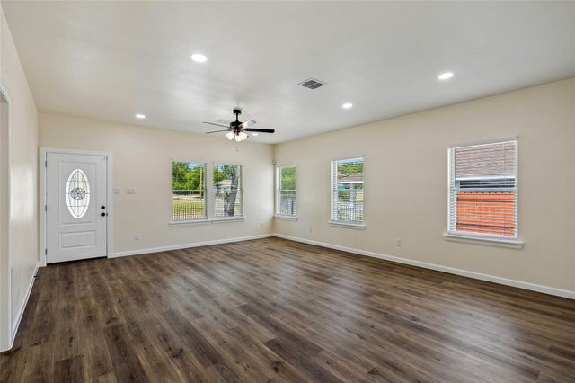 1404 E Cannon Street, Fort Worth, TX 76104