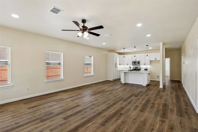 1404 E Cannon Street, Fort Worth, TX 76104