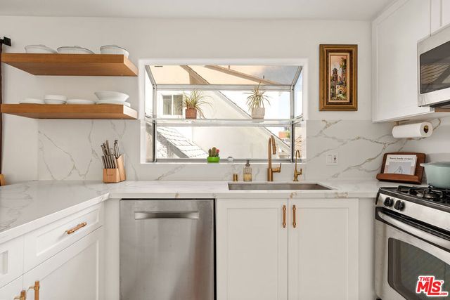 4192 Marcasel Avenue 2, Culver City, CA 90066