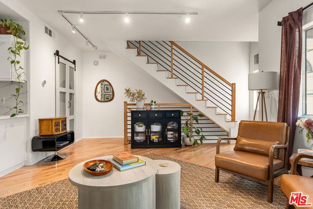 4192 Marcasel Avenue 2, Culver City, CA 90066