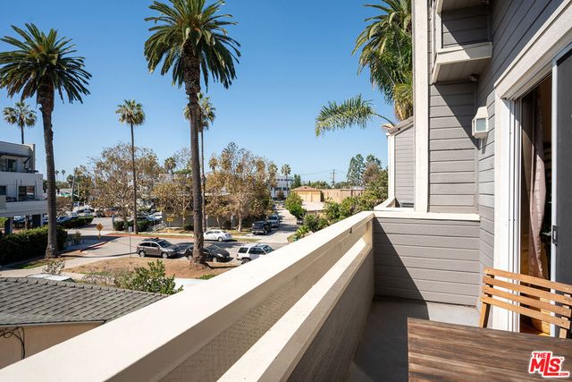 4192 Marcasel Avenue 2, Culver City, CA 90066