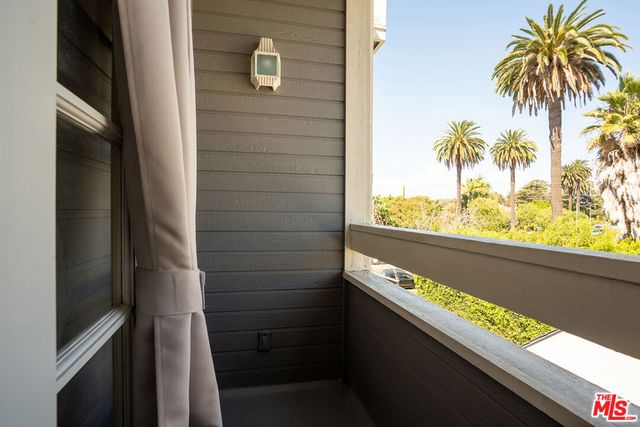 4192 Marcasel Avenue 2, Culver City, CA 90066