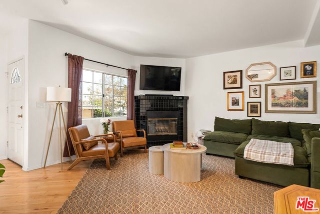 4192 Marcasel Avenue 2, Culver City, CA 90066