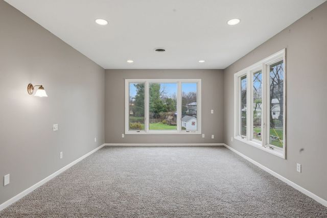 4 Estate Court, Bettendorf, IA 52722