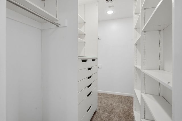 4 Estate Court, Bettendorf, IA 52722