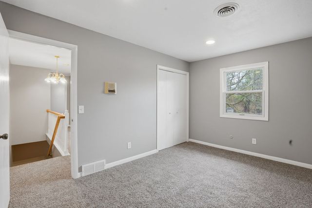 4 Estate Court, Bettendorf, IA 52722