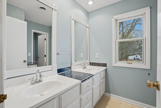 4 Estate Court, Bettendorf, IA 52722