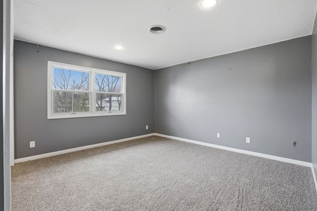 4 Estate Court, Bettendorf, IA 52722