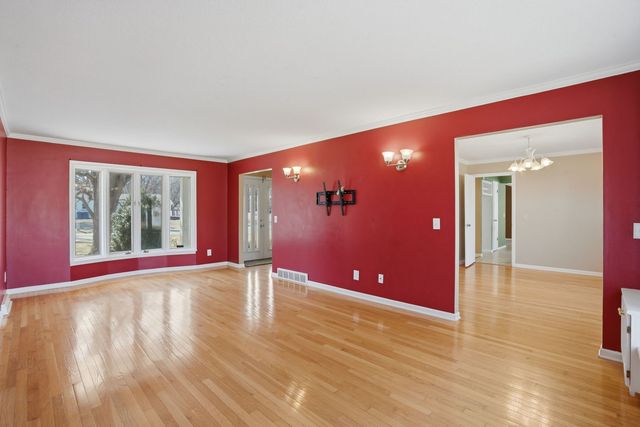 4 Estate Court, Bettendorf, IA 52722