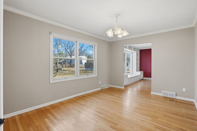 4 Estate Court, Bettendorf, IA 52722