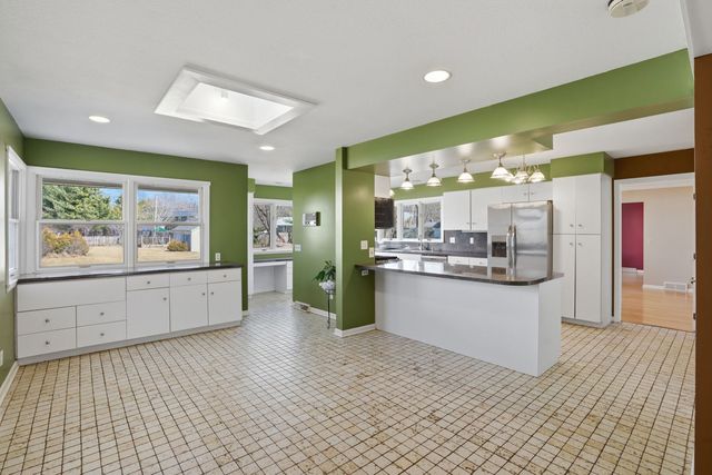 4 Estate Court, Bettendorf, IA 52722