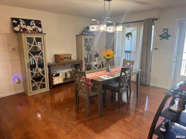 221 N COLUMBUS Road, North Pekin, IL 61554