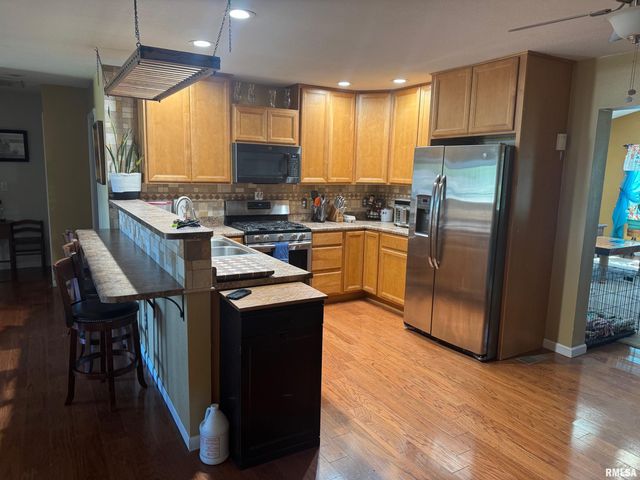 221 N COLUMBUS Road, North Pekin, IL 61554