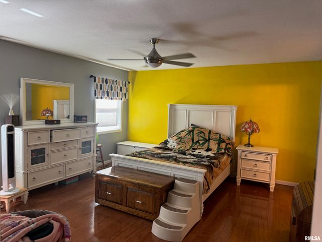 221 N COLUMBUS Road, North Pekin, IL 61554