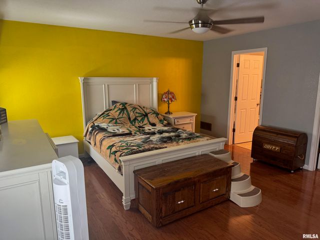221 N COLUMBUS Road, North Pekin, IL 61554