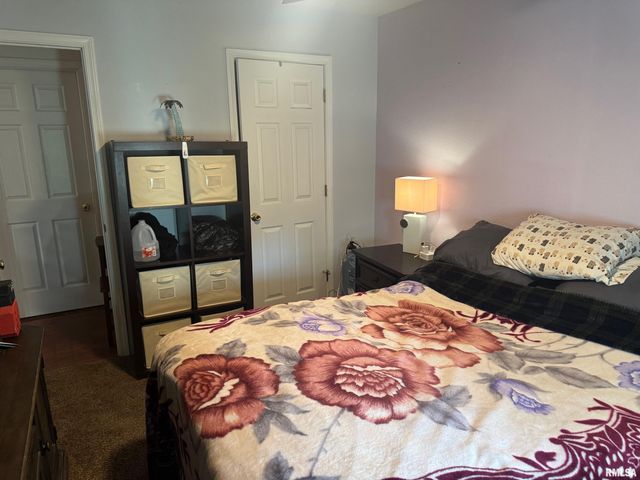 221 N COLUMBUS Road, North Pekin, IL 61554