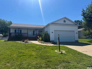 221 N COLUMBUS Road, North Pekin, IL 61554
