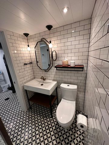 984 Hampden Avenue, Saint Paul, MN 55114