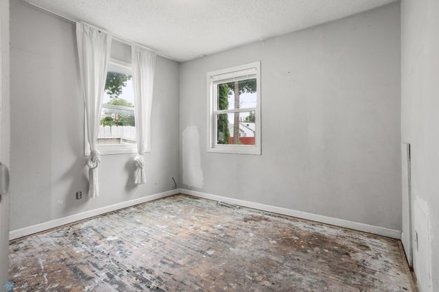 1709 13th Avenue S, Fargo, ND 58103