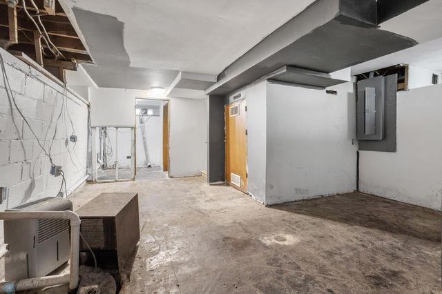 1709 13th Avenue S, Fargo, ND 58103
