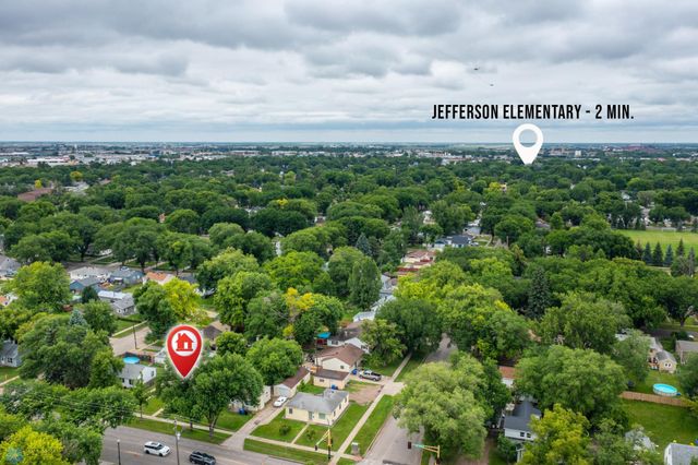 1709 13th Avenue S, Fargo, ND 58103
