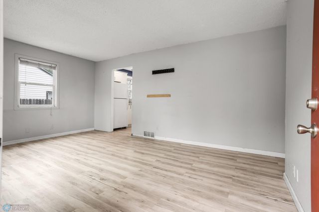 1709 13th Avenue S, Fargo, ND 58103