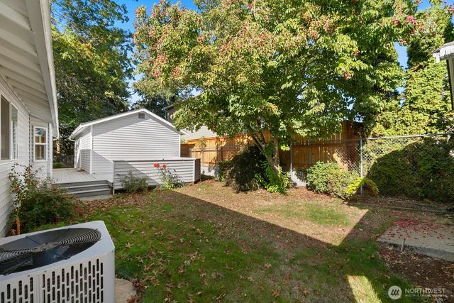 3908 NE 10th Street, Renton, WA 98056