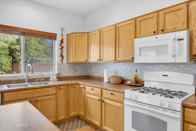 15011 S Camino Rancho Sueno, Sahuarita, AZ 85629