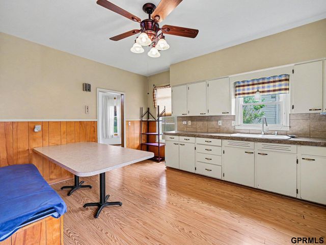2146 S 35Th Street, Omaha, NE 68105