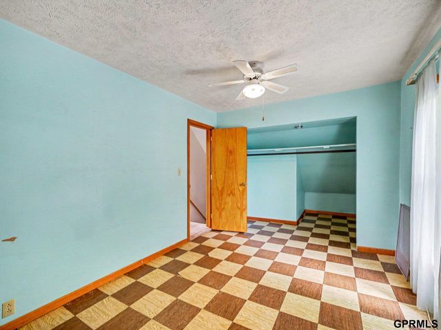 2146 S 35Th Street, Omaha, NE 68105