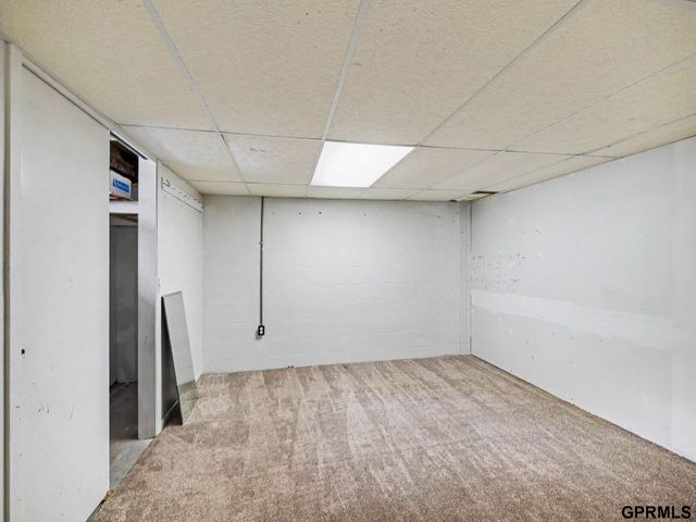 2146 S 35Th Street, Omaha, NE 68105