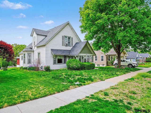 2146 S 35Th Street, Omaha, NE 68105