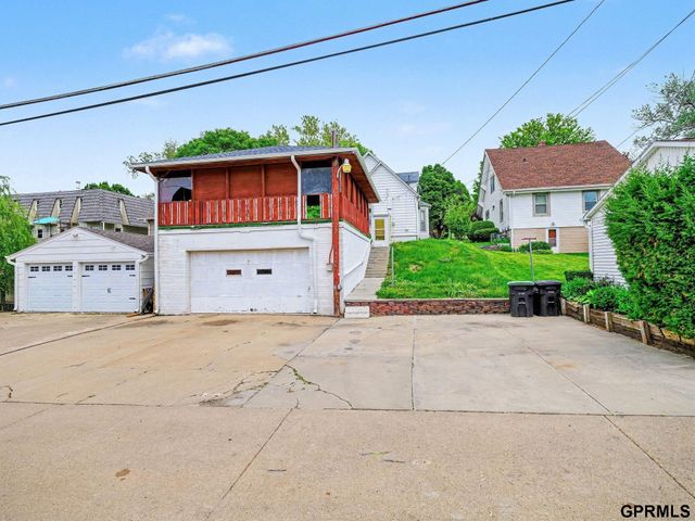 2146 S 35Th Street, Omaha, NE 68105