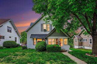2146 S 35Th Street, Omaha, NE 68105