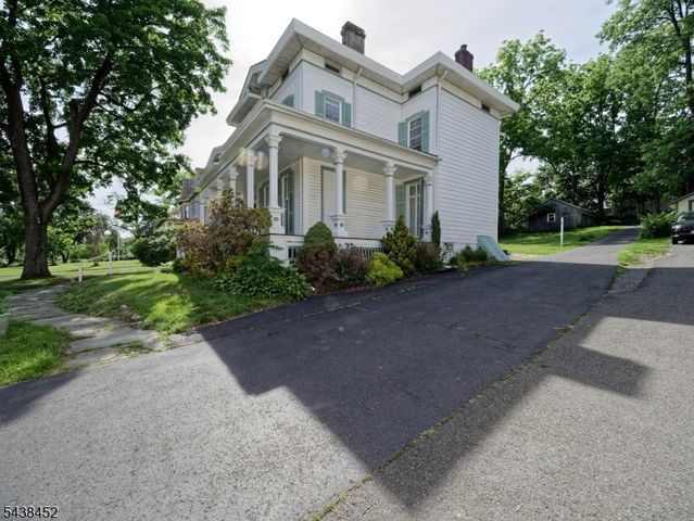 56 W Main St, Clinton Town, NJ 08809