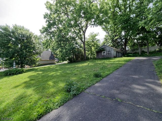 56 W Main St, Clinton Town, NJ 08809