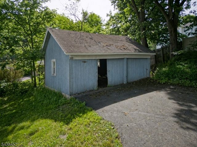 56 W Main St, Clinton Town, NJ 08809