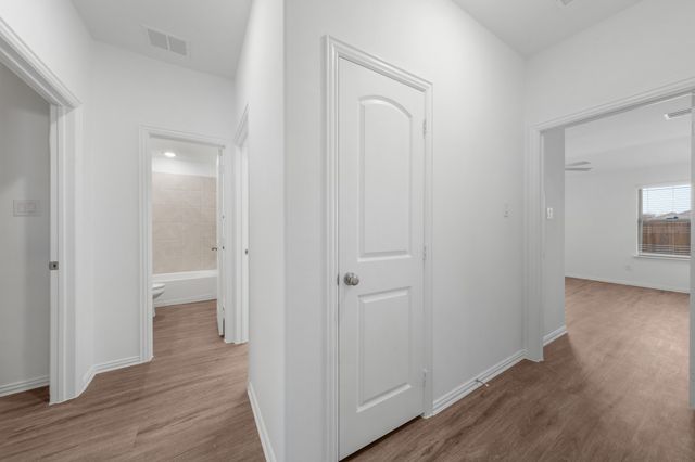 218 Fairmeade Drive, Terrell, TX 75160