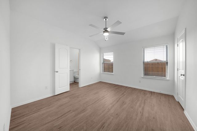 218 Fairmeade Drive, Terrell, TX 75160