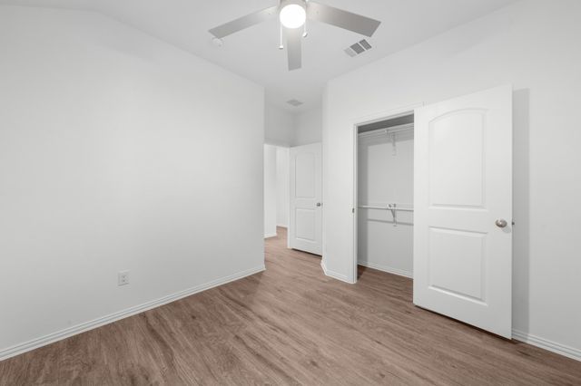 218 Fairmeade Drive, Terrell, TX 75160