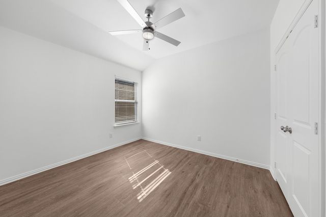 218 Fairmeade Drive, Terrell, TX 75160
