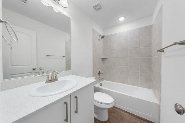 218 Fairmeade Drive, Terrell, TX 75160
