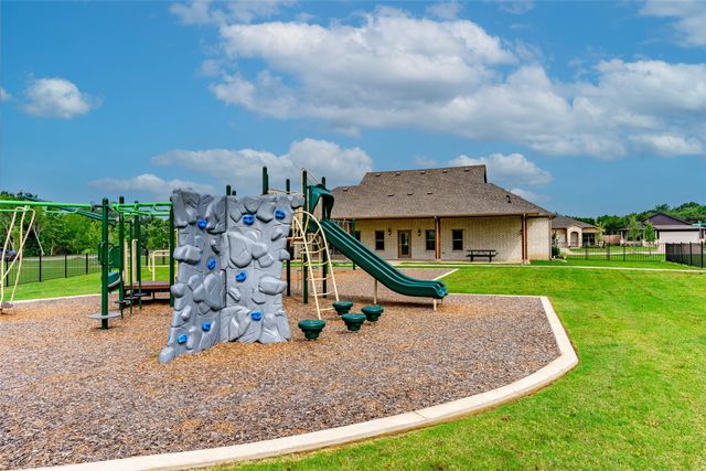 218 Fairmeade Drive, Terrell, TX 75160