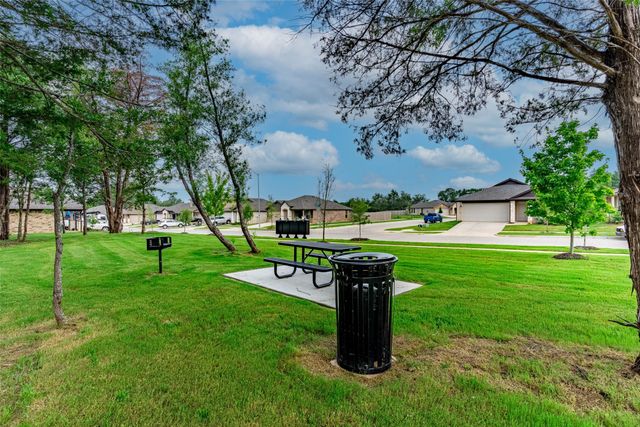 218 Fairmeade Drive, Terrell, TX 75160