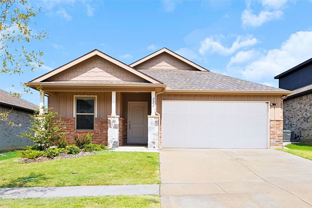 218 Fairmeade Drive, Terrell, TX 75160
