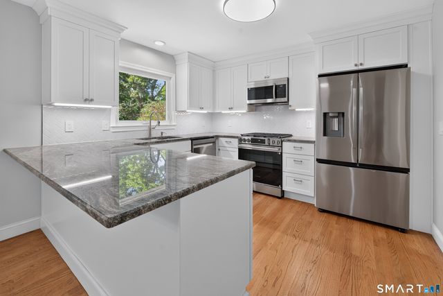 412 Narrow Lane, Orange, CT 06477