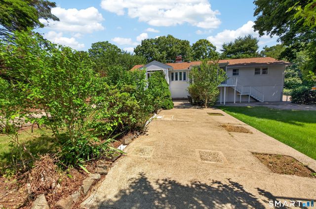 412 Narrow Lane, Orange, CT 06477