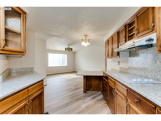 5320 BURKE St, Eugene, OR 97402