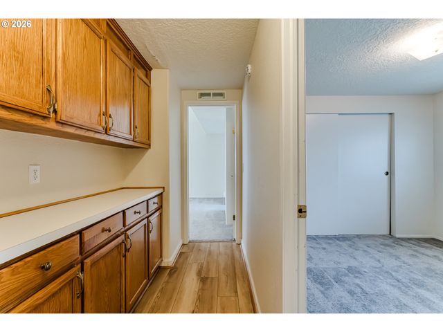 5320 BURKE St, Eugene, OR 97402